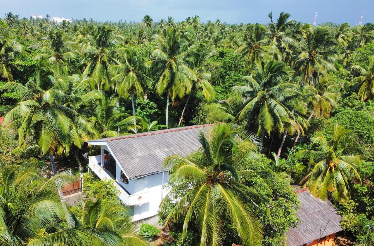 Mali Guest House Hikkaduwa Exterior foto