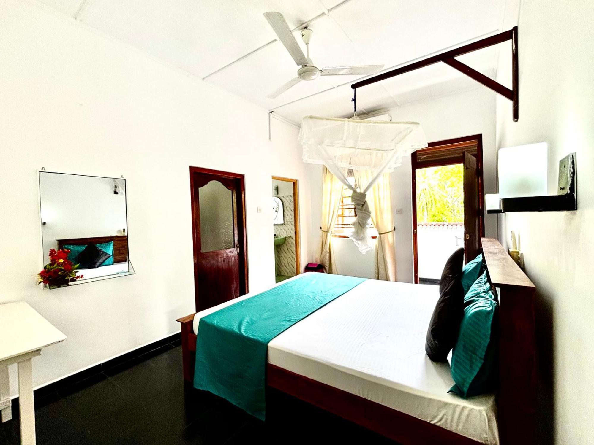 Mali Guest House Hikkaduwa Exterior foto