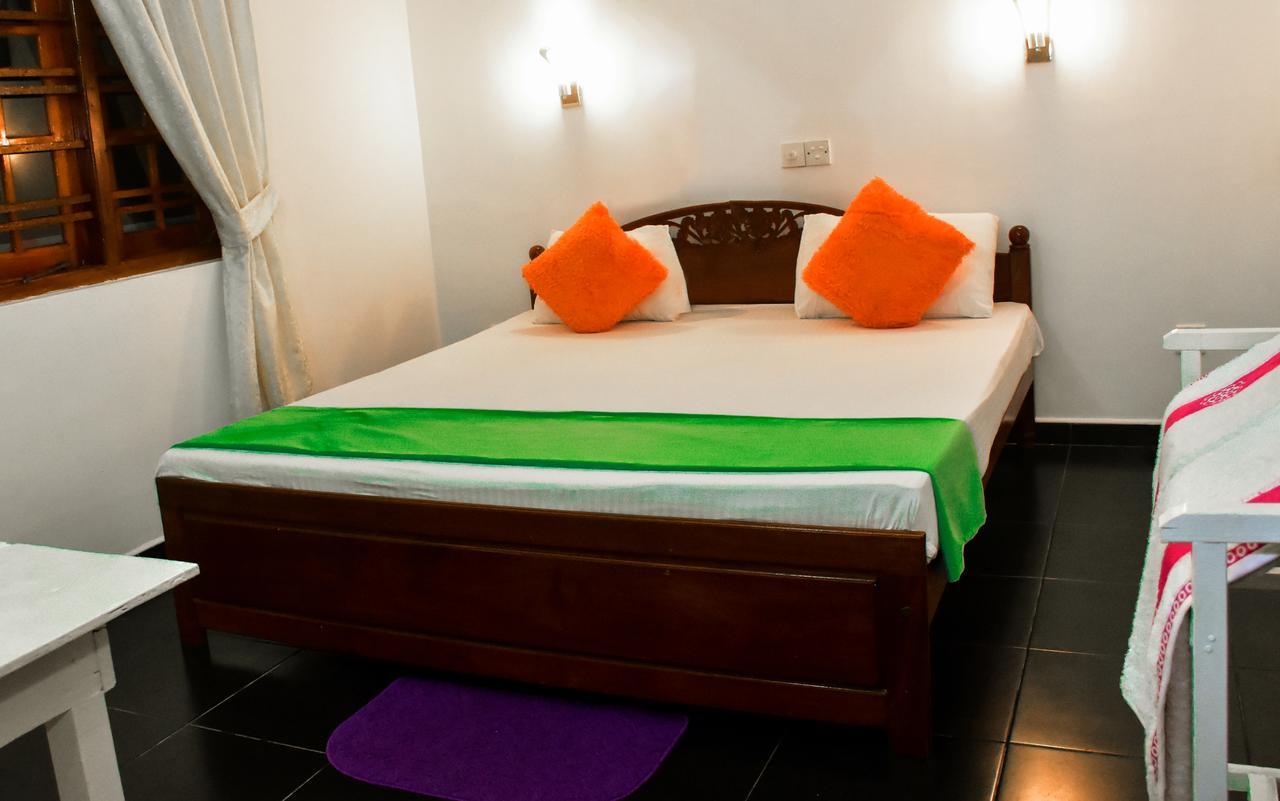 Mali Guest House Hikkaduwa Exterior foto