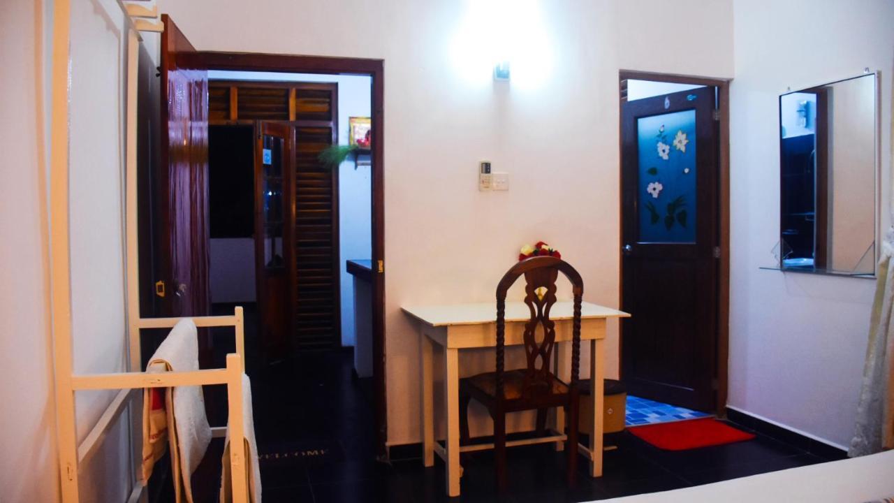 Mali Guest House Hikkaduwa Exterior foto